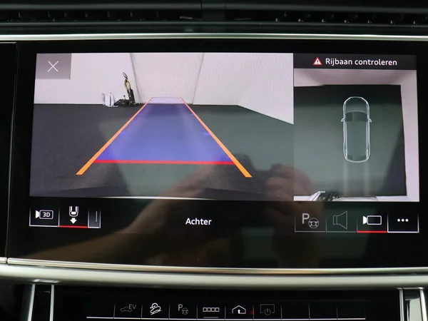 AUDI Q8 (2024) — foto 10 van 33