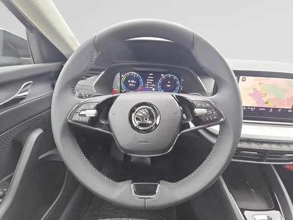 SKODA Octavia Combi (2024) — foto 10 van 24