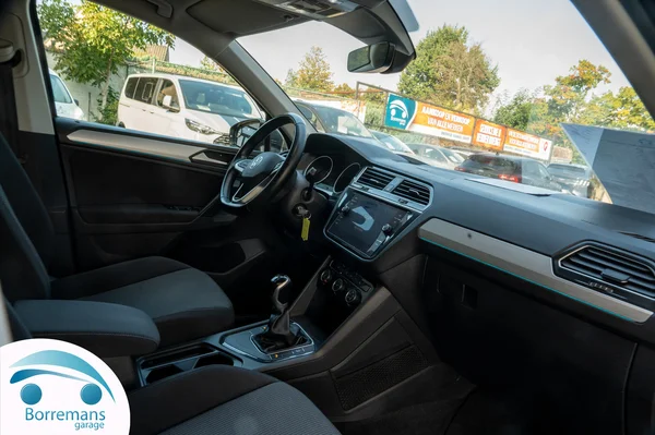 Volkswagen Tiguan (2021) — foto 27 van 39