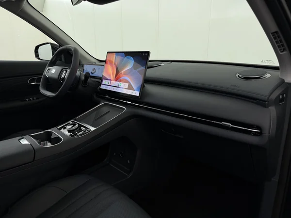 GEELY Starray EM-i (2026) — foto 3 van 29