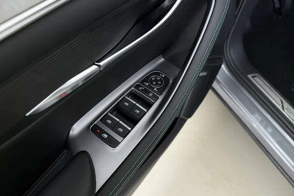 BYD Seal U PHEV (2026) — foto 8 van 16