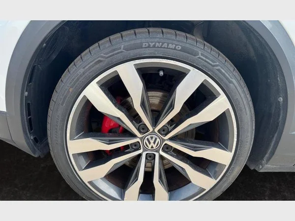 Volkswagen T-Roc (2018) — foto 22 van 29