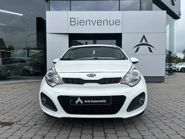 Kia Rio (2013) — foto 11 van 18