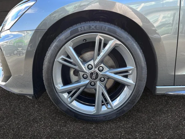 AUDI A3 Sportback (2024) — foto 13 van 21