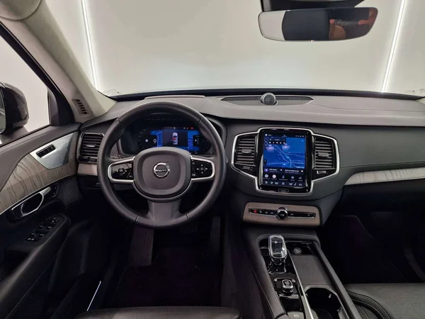 Volvo XC90 (2024) — foto 13 van 18