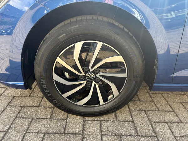 VOLKSWAGEN Polo (2024) — foto 16 van 24