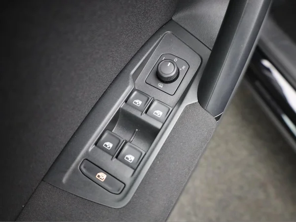 VOLKSWAGEN Tiguan (2021) — foto 6 van 22
