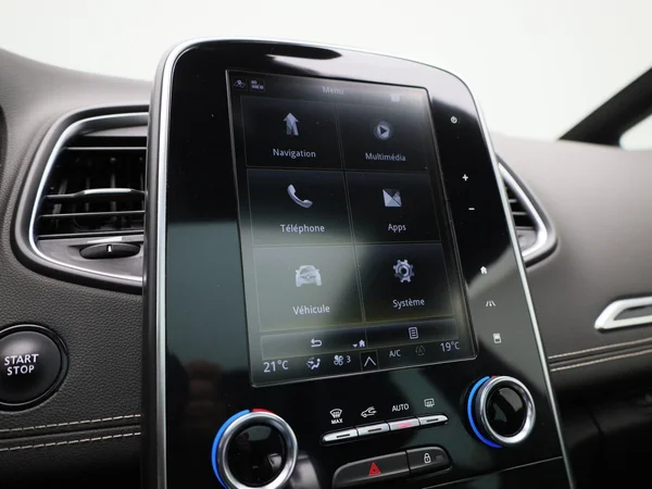 Renault Grand Scénic (2023) — foto 9 van 39