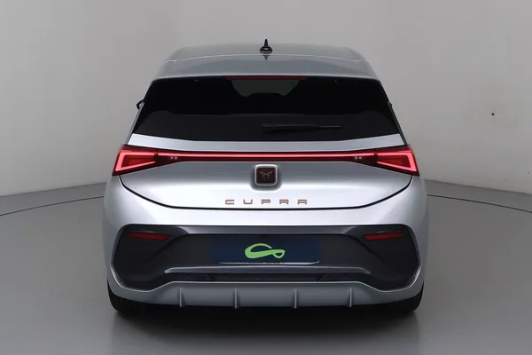 CUPRA Born (2024) — foto 18 van 23