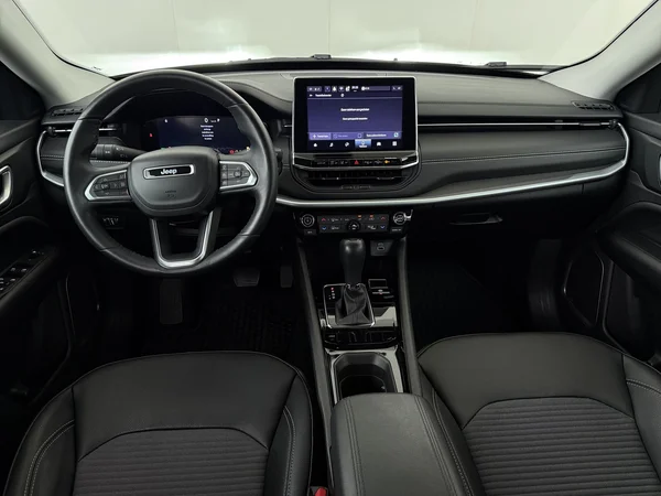 JEEP Compass (2024) — foto 29 van 29