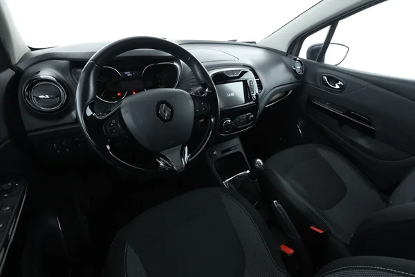 Renault Captur (2015) — foto 2 van 16