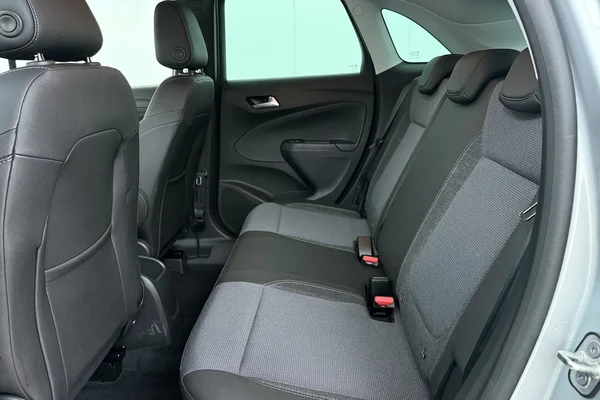Opel Crossland (2023) — foto 18 van 19