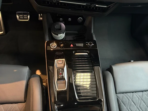 AUDI Q6 e-tron (2026) — foto 4 van 24