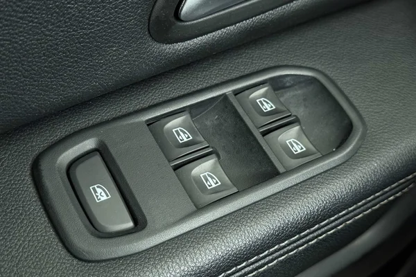 Dacia Duster (2019) — foto 4 van 31