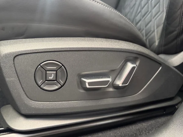 AUDI Q6 e-tron (2026) — foto 6 van 15