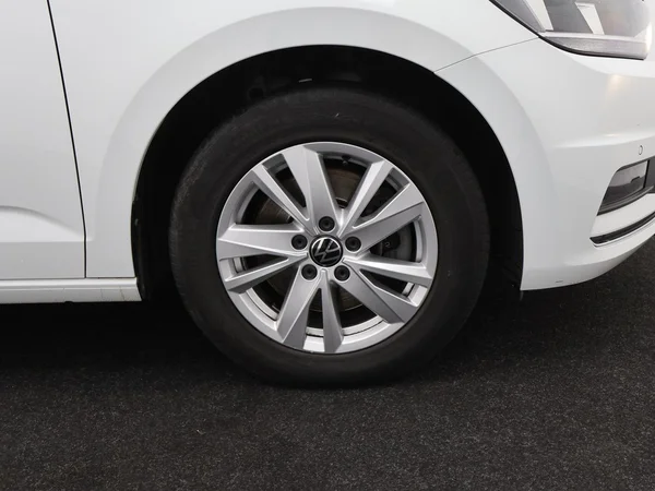 VOLKSWAGEN Touran (2022) — foto 5 van 29