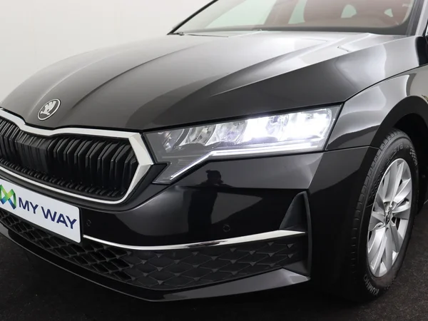 SKODA Octavia Combi (2024) — foto 9 van 19