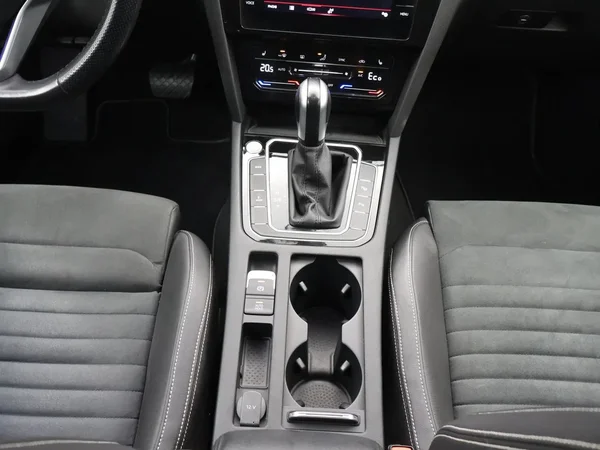 Volkswagen Passat (2022) — foto 17 van 30