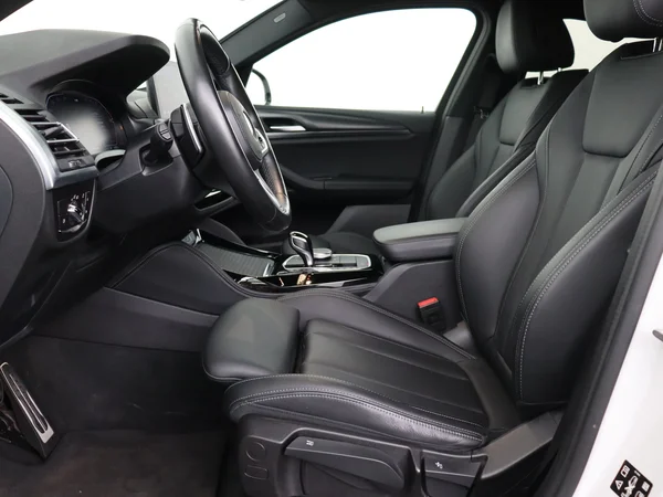 BMW X4 (2022) — foto 2 van 29