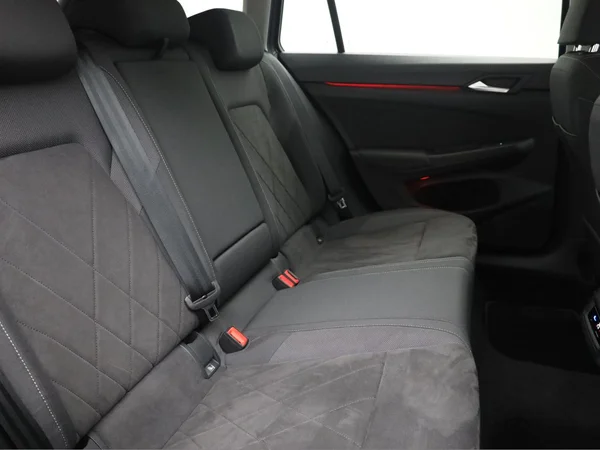 VOLKSWAGEN Golf VIII SW (2024) — foto 19 van 19