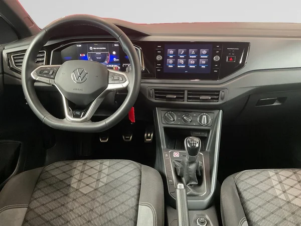 VOLKSWAGEN Taigo (2025) — foto 2 van 22