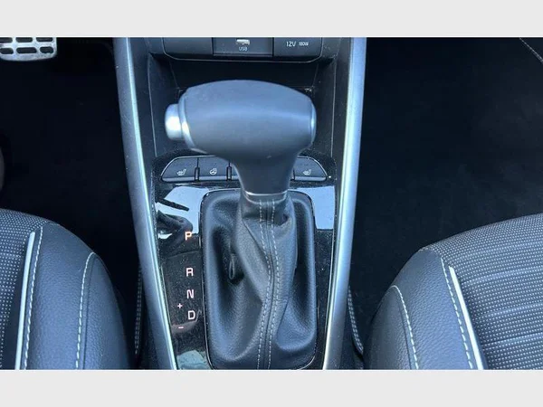Kia Stonic (2024) — foto 16 van 31