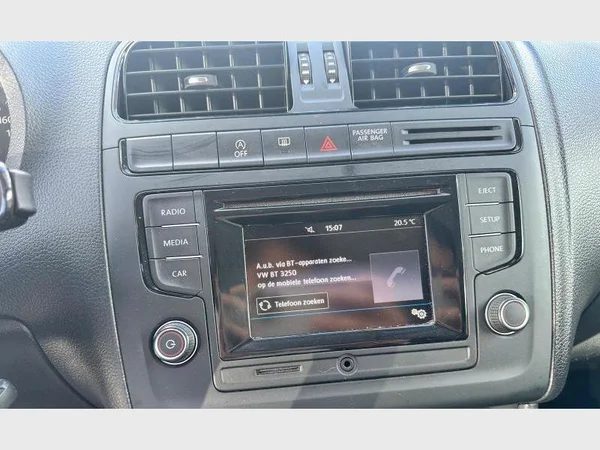 Volkswagen Polo (2017) — foto 16 van 26