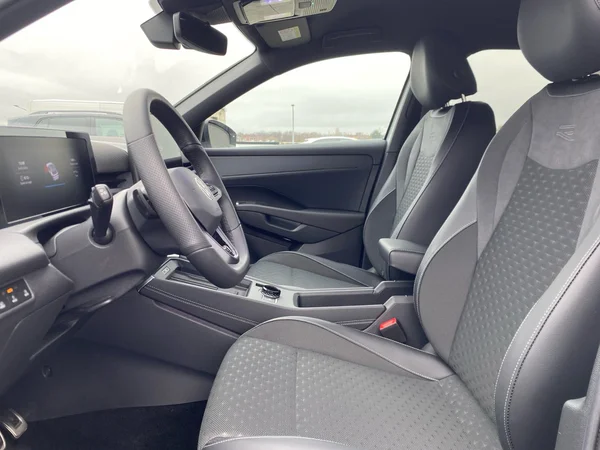 VOLKSWAGEN T-Roc (2025) — foto 4 van 18