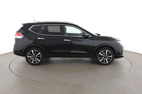 Nissan X-Trail (2017) — foto 13 van 16