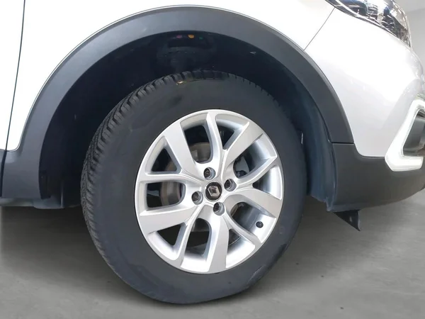 Renault Captur (2019) — foto 17 van 20