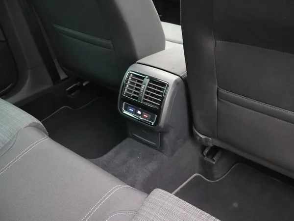 VOLKSWAGEN Passat Variant (2020) — foto 4 van 33