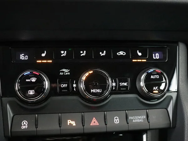 SKODA Karoq (2025) — foto 10 van 18