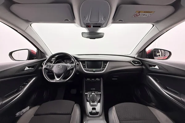 Opel Grandland X PHEV (2021) — foto 18 van 37