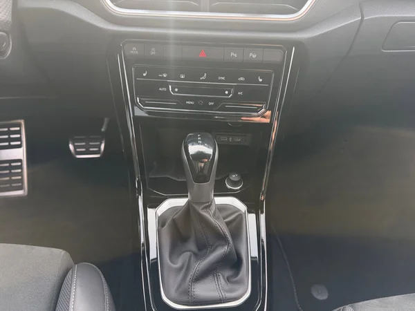 VOLKSWAGEN T-Roc (2025) — foto 16 van 23