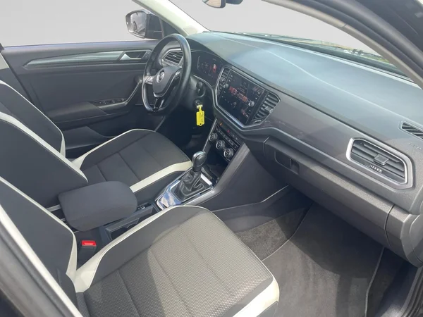 VOLKSWAGEN T-Roc (2021) — foto 16 van 21