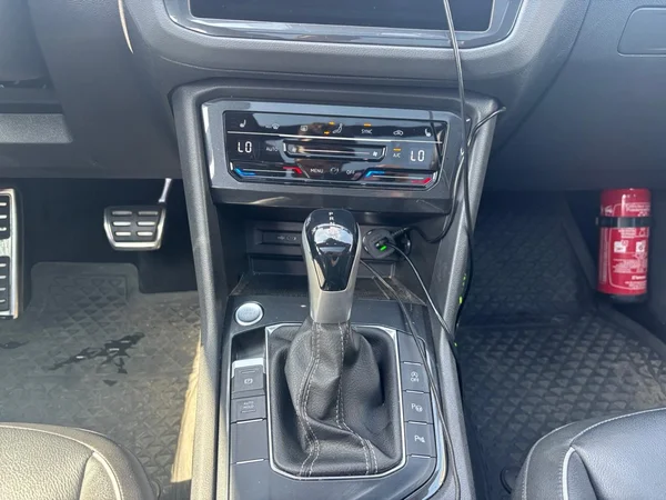 VOLKSWAGEN Tiguan (2023) — foto 20 van 22