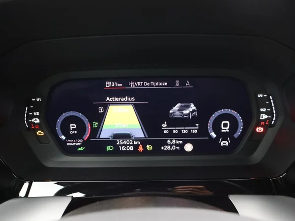 AUDI A3 Sportback PHEV (2024) — foto 2 van 25