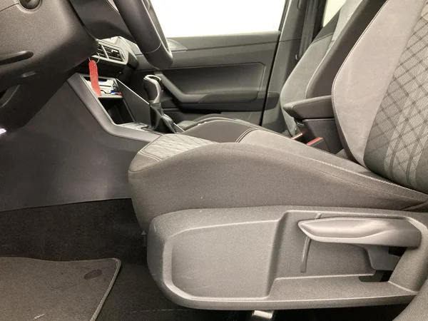VOLKSWAGEN Taigo (2025) — foto 10 van 36