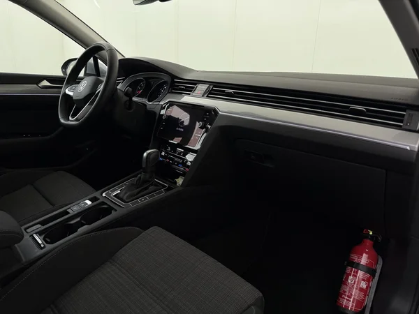 VOLKSWAGEN Passat Variant (2022) — foto 3 van 29
