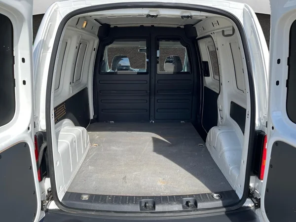 VOLKSWAGEN Caddy Van Dsl (2020) — foto 14 van 17