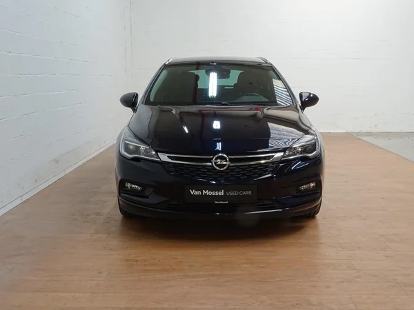 Opel Astra (2019) — foto 2 van 27