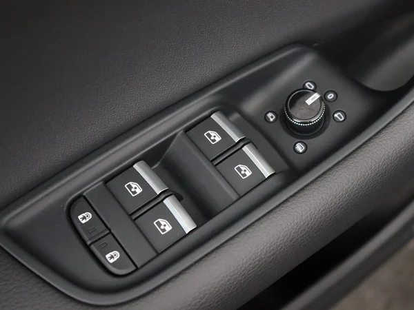 AUDI Q8 (2024) — foto 19 van 33
