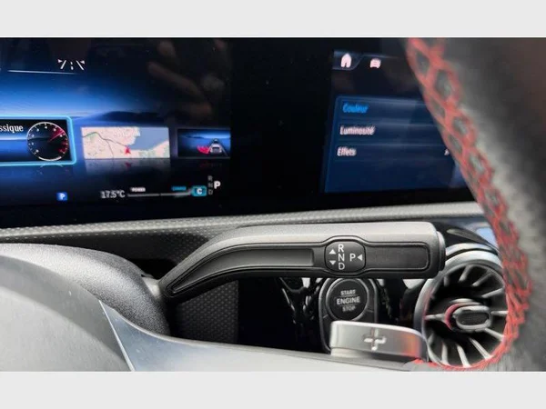 Mercedes-Benz A 180 (2023) — foto 17 van 31