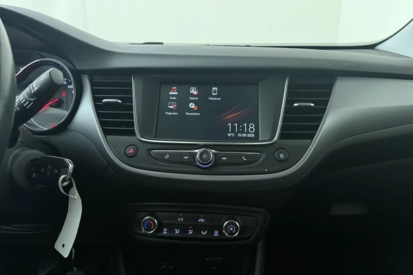 Opel Crossland (2022) — foto 3 van 20