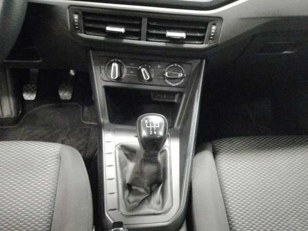 VOLKSWAGEN Polo (2022) — foto 3 van 22