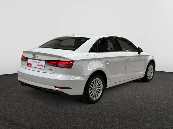 AUDI A3 Sedan (2018) — foto 8 van 15