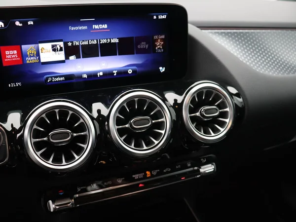 Mercedes-Benz EQA (2024) — foto 5 van 25