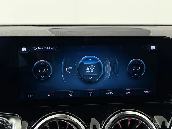 MERCEDES GLB 180 (2021) — foto 16 van 31