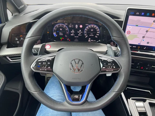 VOLKSWAGEN Golf VIII R (2025) — foto 4 van 24