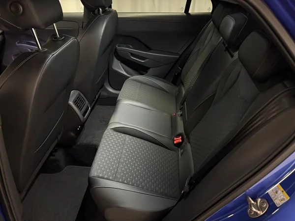 VOLKSWAGEN T-Roc (2025) — foto 5 van 14